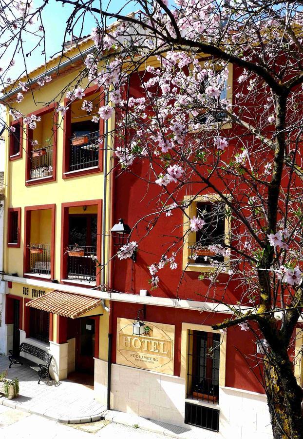 Podiumberg Hotel Quatretondeta Bagian luar foto