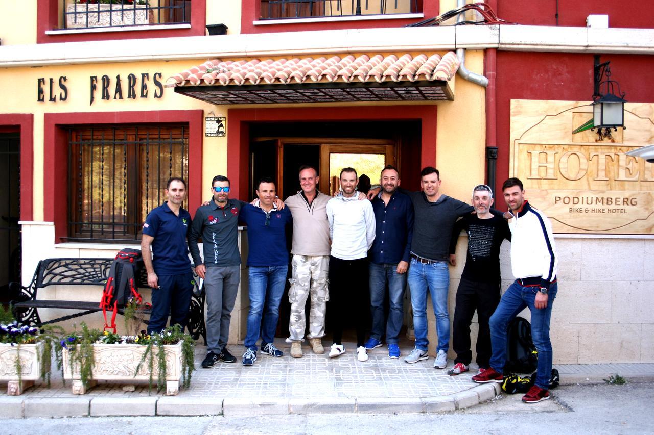 Podiumberg Hotel Quatretondeta Bagian luar foto