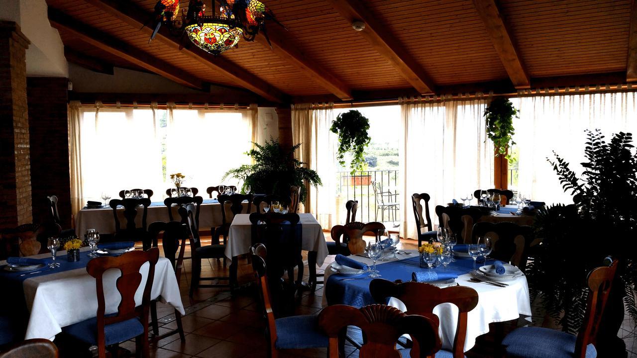 Podiumberg Hotel Quatretondeta Bagian luar foto