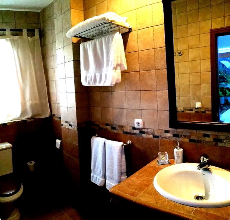 Podiumberg Hotel Quatretondeta Bagian luar foto